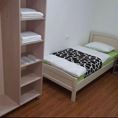 Guest House Granatovoe Derevo Tbilisi Buitenkant foto