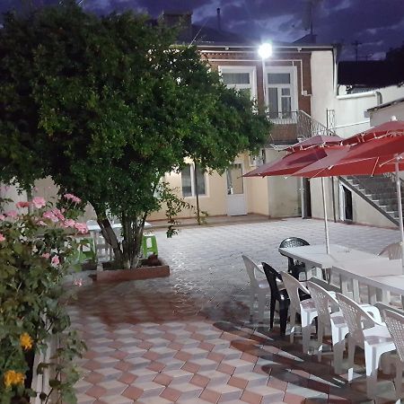 Guest House Granatovoe Derevo Tbilisi Buitenkant foto