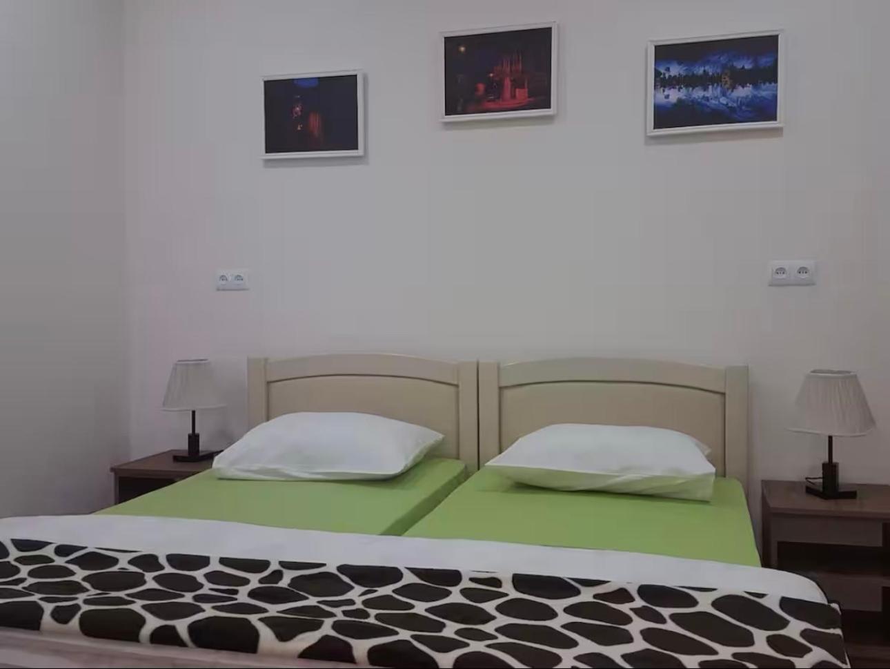 Guest House Granatovoe Derevo Tbilisi Buitenkant foto
