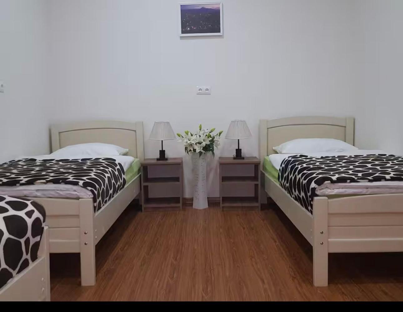 Guest House Granatovoe Derevo Tbilisi Buitenkant foto