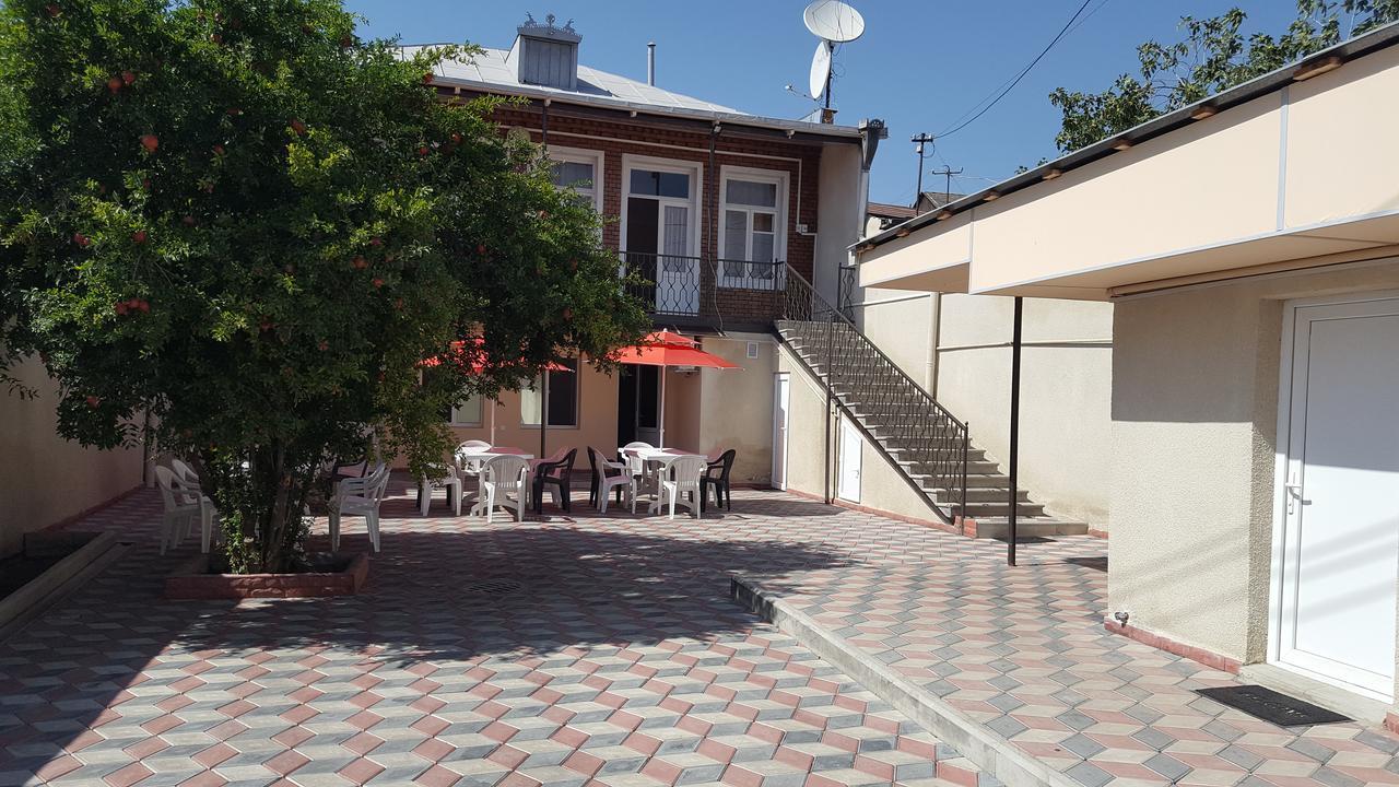 Guest House Granatovoe Derevo Tbilisi Buitenkant foto
