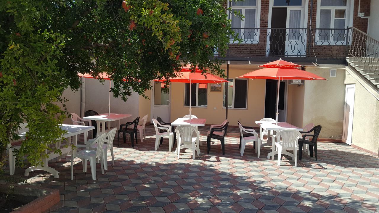 Guest House Granatovoe Derevo Tbilisi Buitenkant foto
