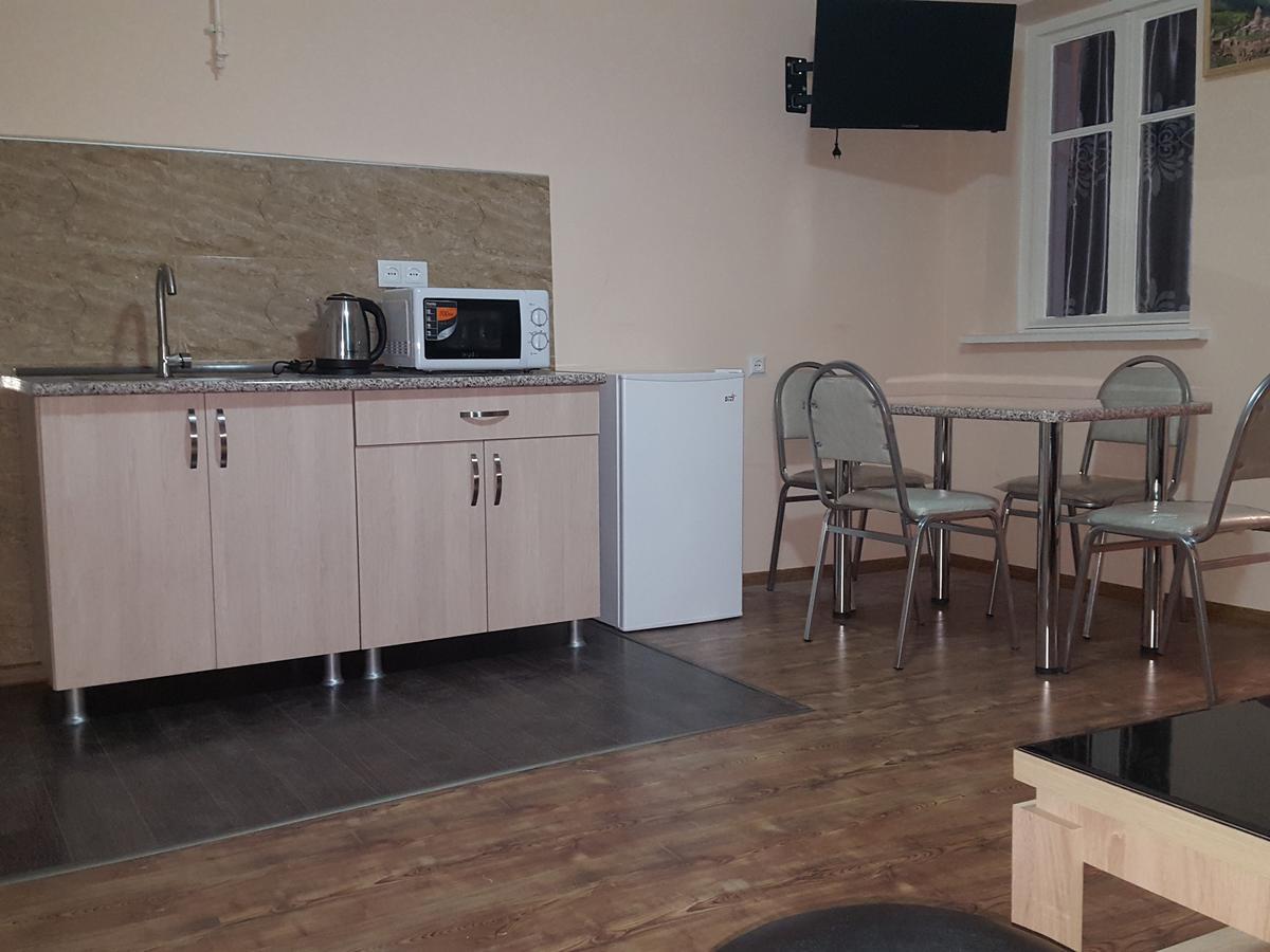 Guest House Granatovoe Derevo Tbilisi Buitenkant foto