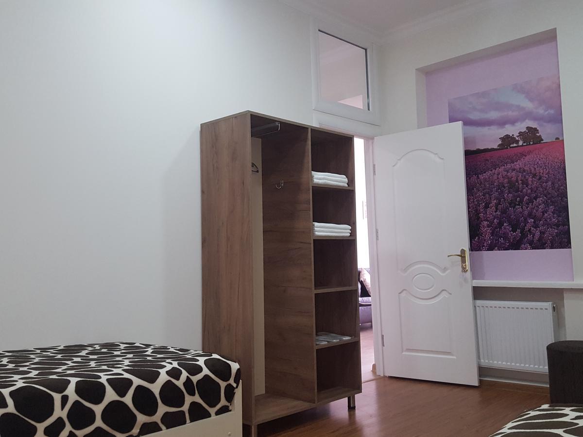 Guest House Granatovoe Derevo Tbilisi Buitenkant foto