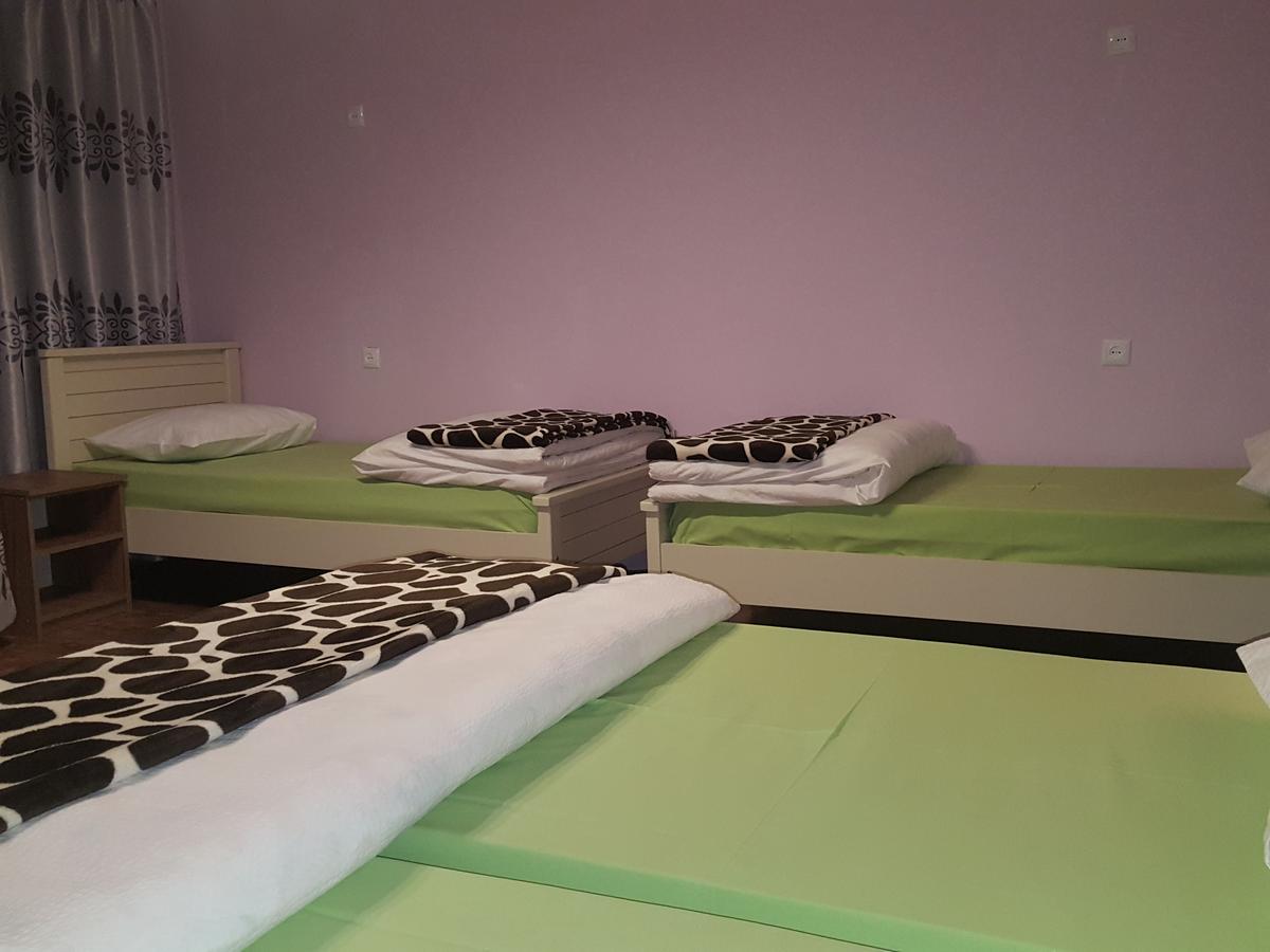 Guest House Granatovoe Derevo Tbilisi Buitenkant foto