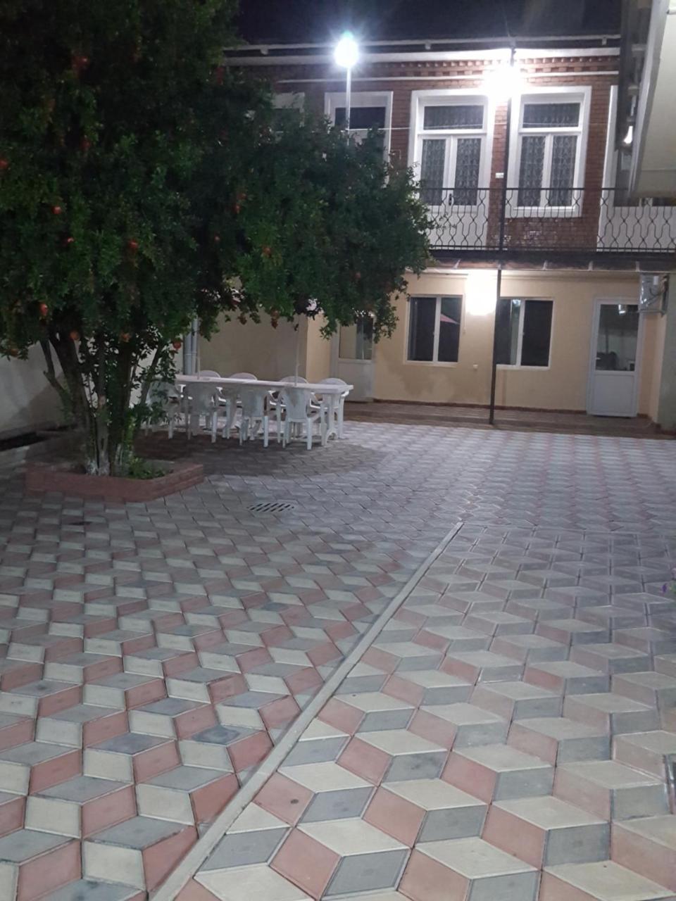 Guest House Granatovoe Derevo Tbilisi Buitenkant foto